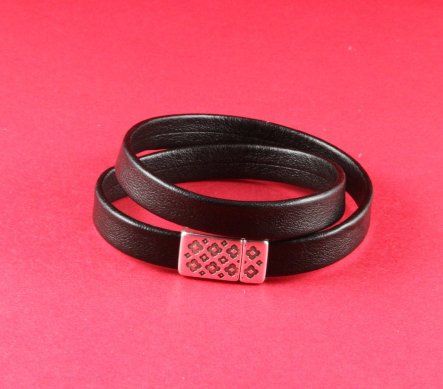 FC0041>> MADE in EUROPE zamak clasp,  flat cord clasp, 10mm flat cord clasp, leather cord clasp with flowers (9623) Qty1