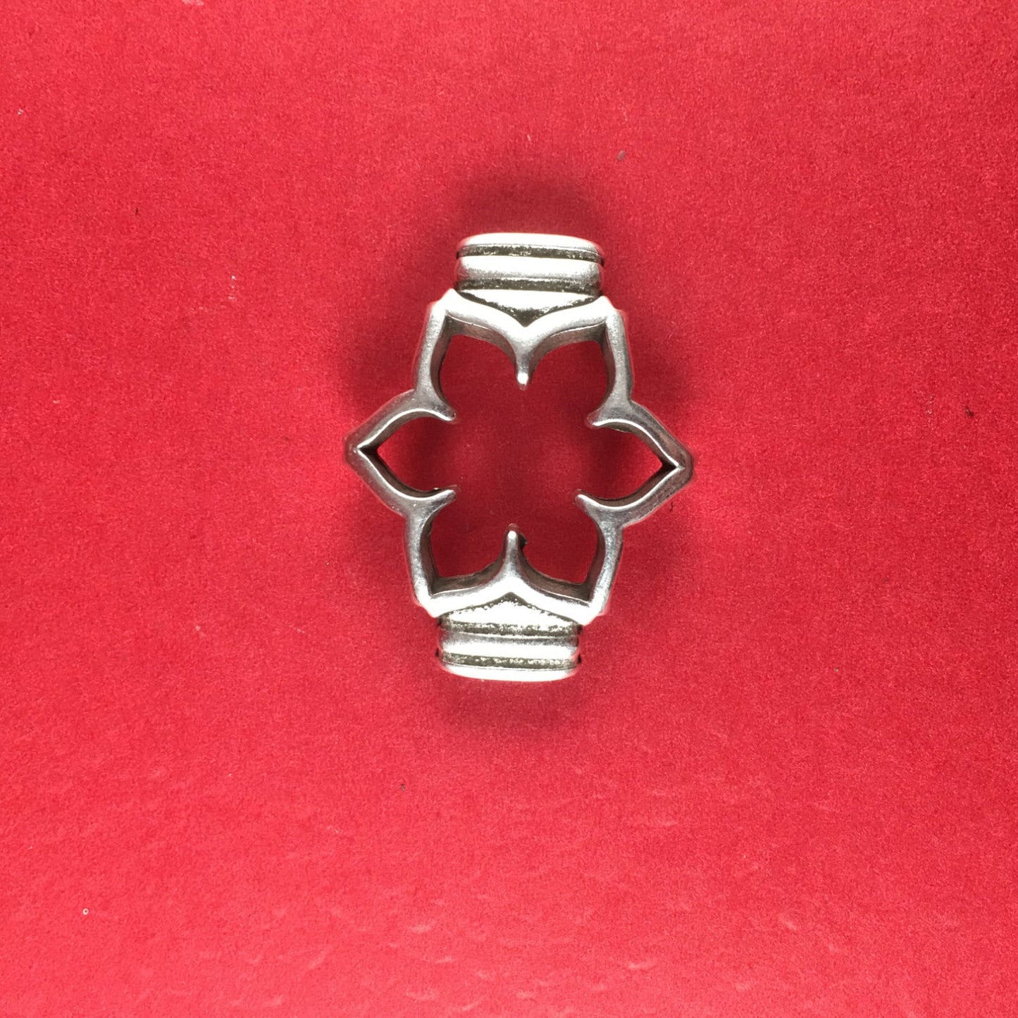 C0041>>MADE in EUROPE zamak flower connector, silver flower connector, bracelet flower spacer  Qty1