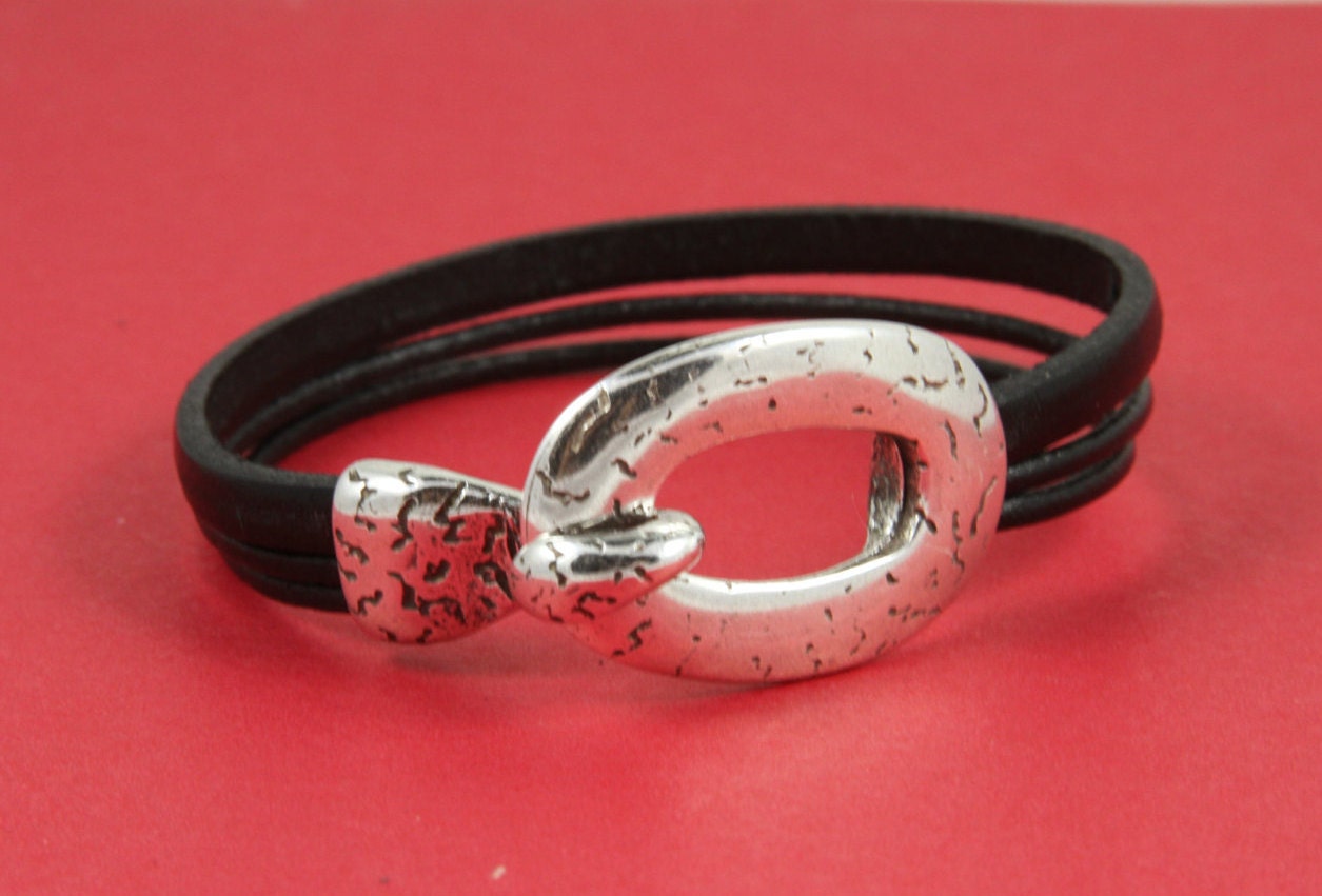 RC0018>> MADE in EUROPE zamak oval toggle clasp for multi strand bracelet, silver hammered oval clasp for bracelet (ABLZ79S) Qty1