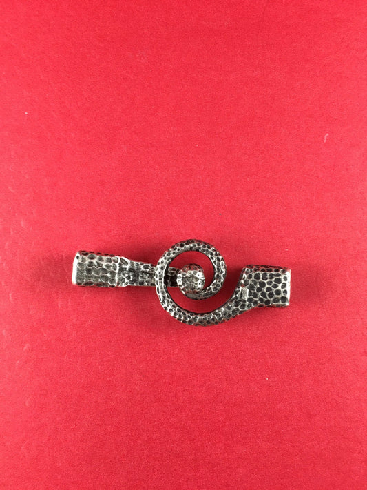 RC0250>> MADE in EUROPE hammered swirl toggle clasp, silver rl clasp, silver toggle clasp