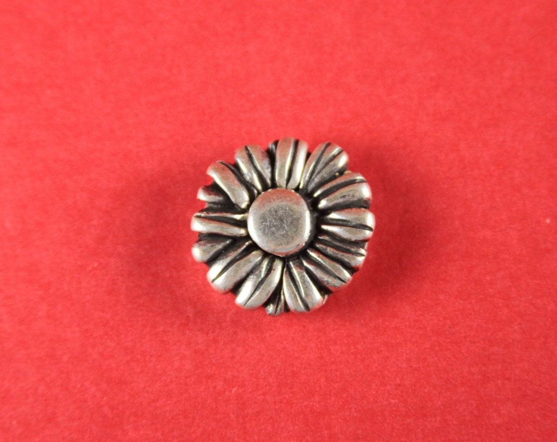 FC0017>>MADE in EUROPE zamak flower clasp  for flat 6mm cord, zamak daisy clasp for flat cord, qty1