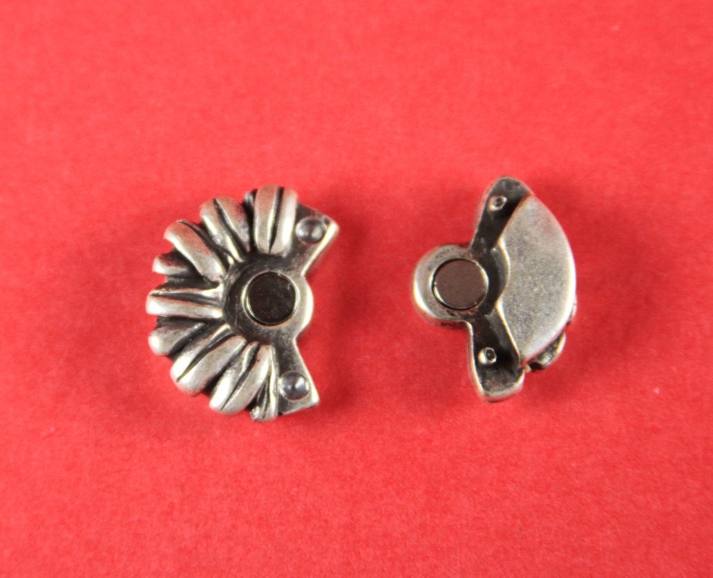 FC0017>>MADE in EUROPE zamak flower clasp  for flat 6mm cord, zamak daisy clasp for flat cord, qty1
