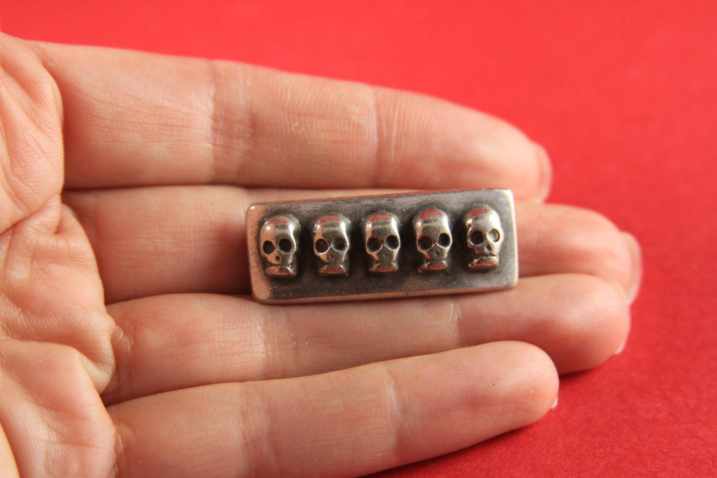 FS0014>>MADE in EUROPE zamak slider tube , zamak skull connector, zamak slider for flat leather cord  qty1