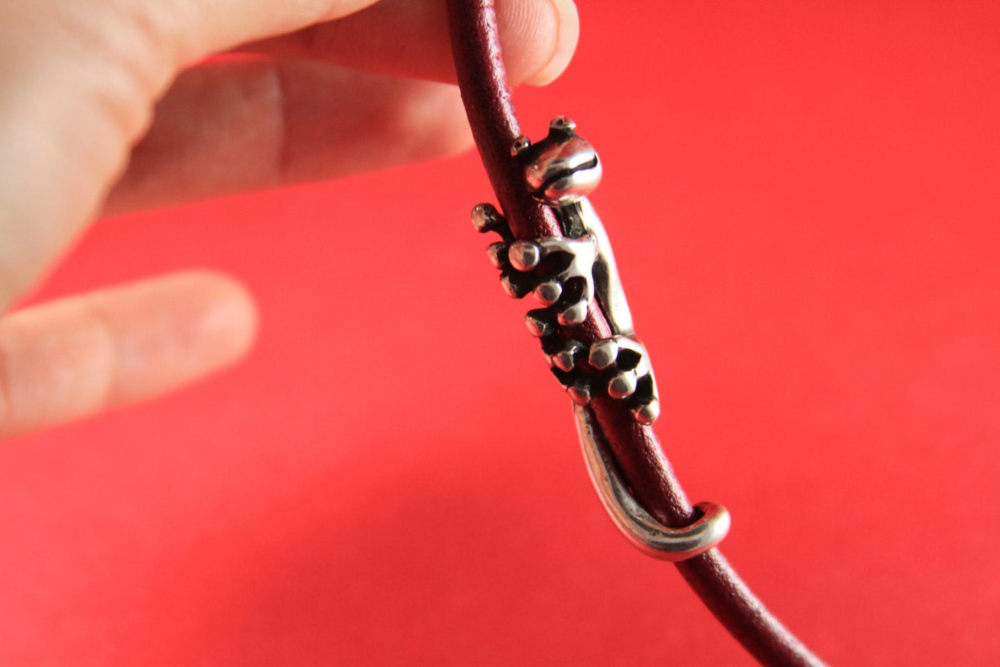 RS0047>>MADE IN EUROPE zamak iguana slider, 5mm round cord slider, bracelet slider, lizard slider, gecko slider