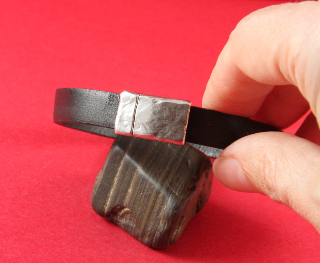 FC0179>>MADE in EUROPE zamak  clasp, 10mm flat cord hammered clasp, flat leather cord  clasp Qty1