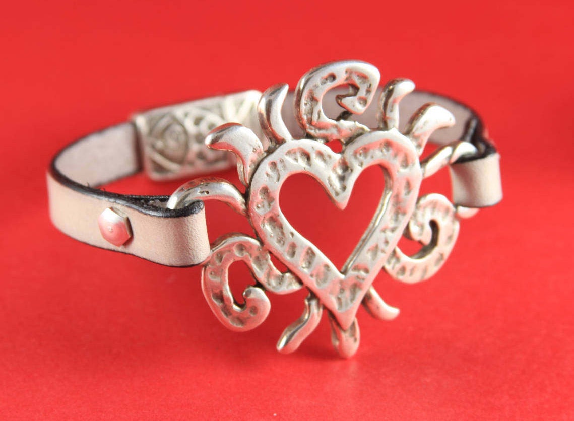 C0090>>MADE in EUROPE zamak heart connector, silver heart connector, bracelet zamak connector, large heart connector, Qty1