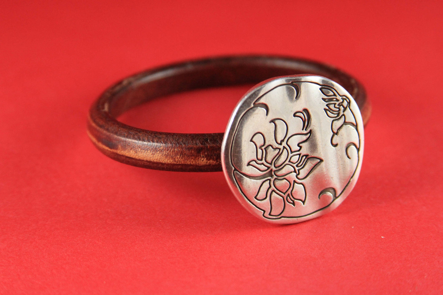 LC0032>>MADE in EUROPE zamak clasp for licorice cord, zamak clasp, 10x6mm cord clasp, 10x6mm  clasp  Qty1