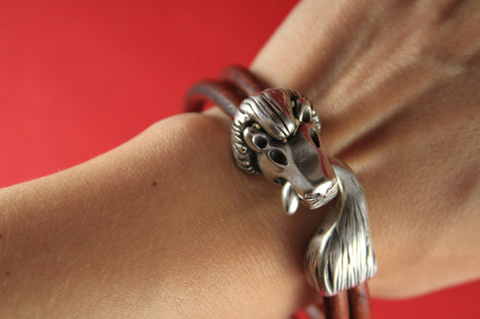 LC0028>>MADE IN EUROPE zamak lion hook clasp, licorice lion clasp, zamak lion clasp, (7428)Qty1