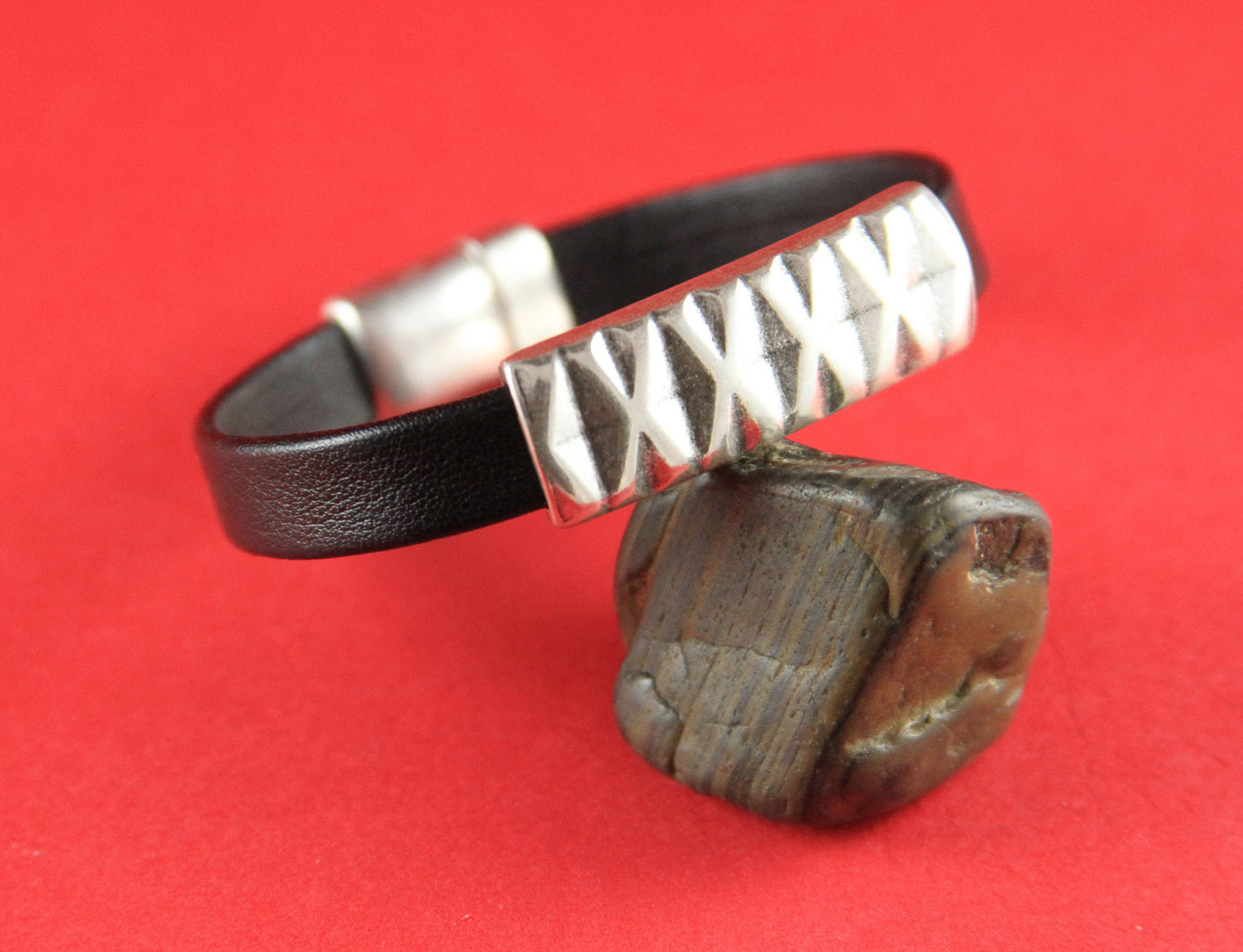 FS0172>> MADE in EUROPE zamak slider tube , zamak faceted tube connector, zamak slider for 10mm flat leather cord qty1