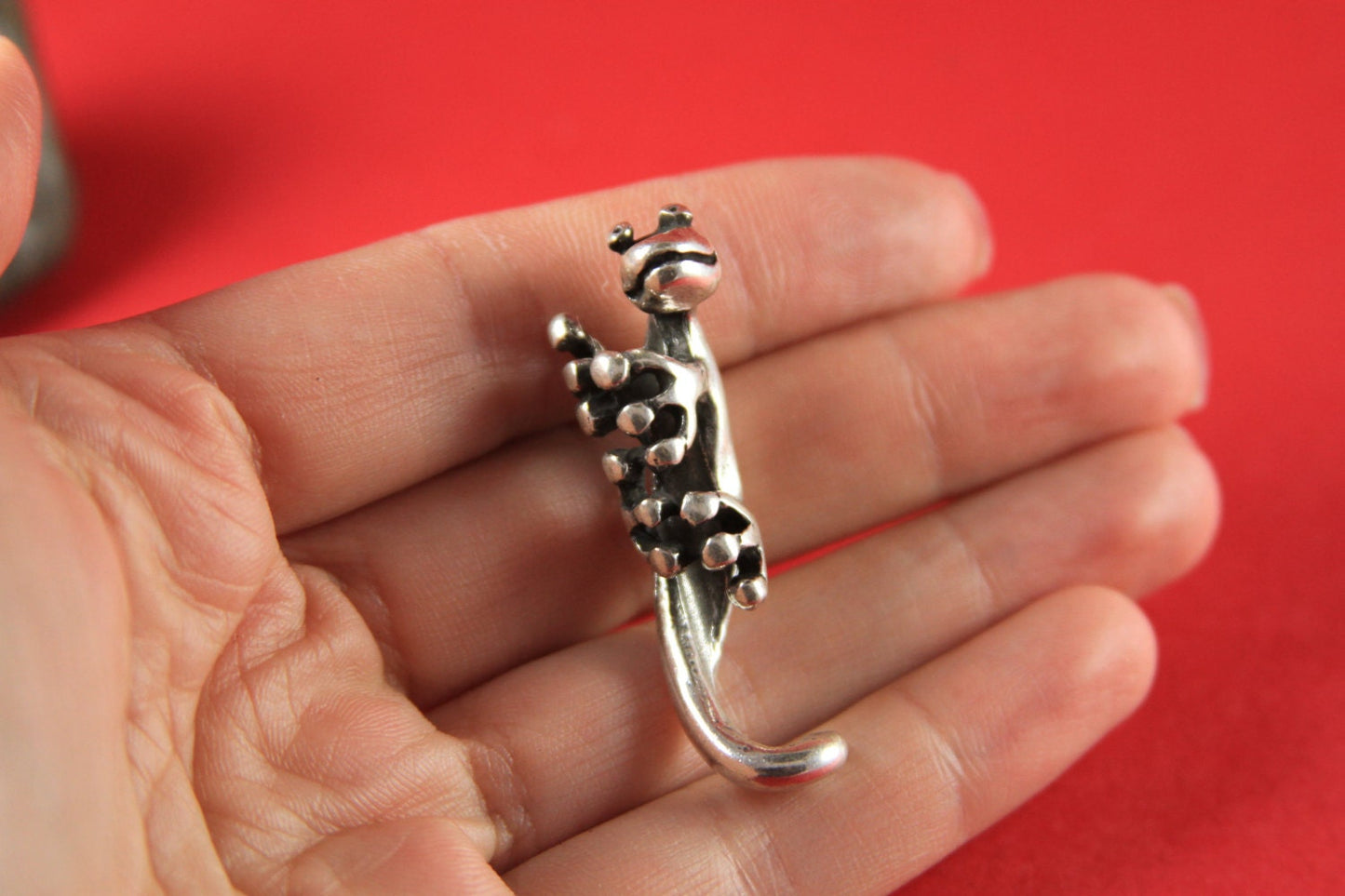 RS0047>>MADE IN EUROPE zamak iguana slider, 5mm round cord slider, bracelet slider, lizard slider, gecko slider