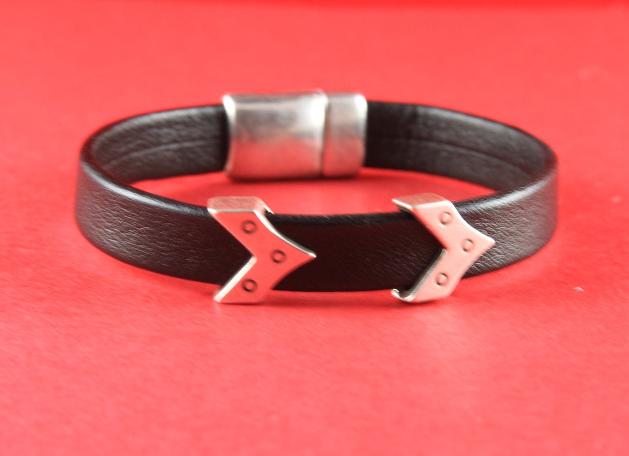 FS0684>>MADE in EUROPE 2 zamak arrow sliders, 10mm flat cord sliders, 10mm leather cord sliders, zamak sliders Qty2
