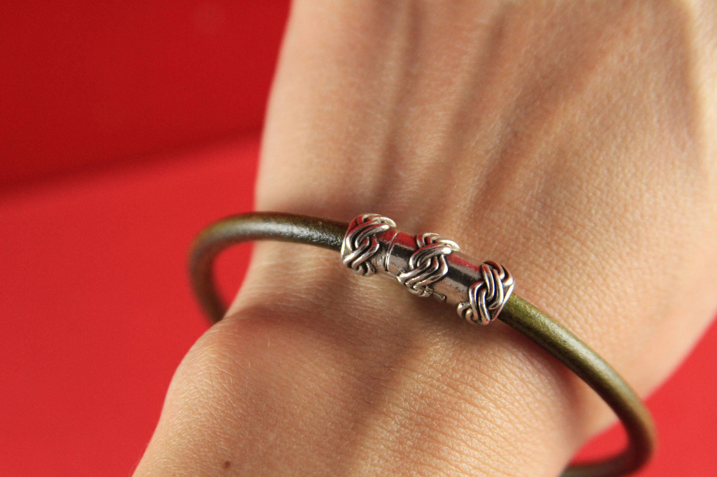 RC0029>>MADE IN EUROPE 4mm cord magnetic clasp, 4mm round leather cord clasp, round cord zamak clasp (TM4ND) Qty1