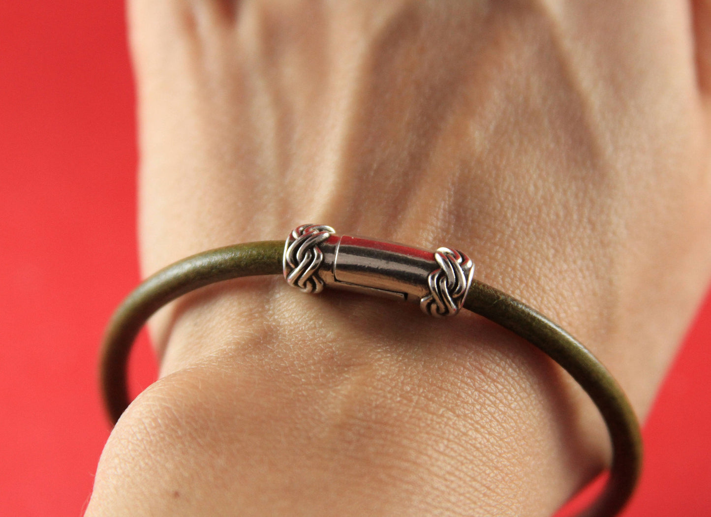 RC0036>>MADE IN EUROPE 4mm cord magnetic clasp, 4mm round leather cord clasp, round cord zamak clasp Qty1