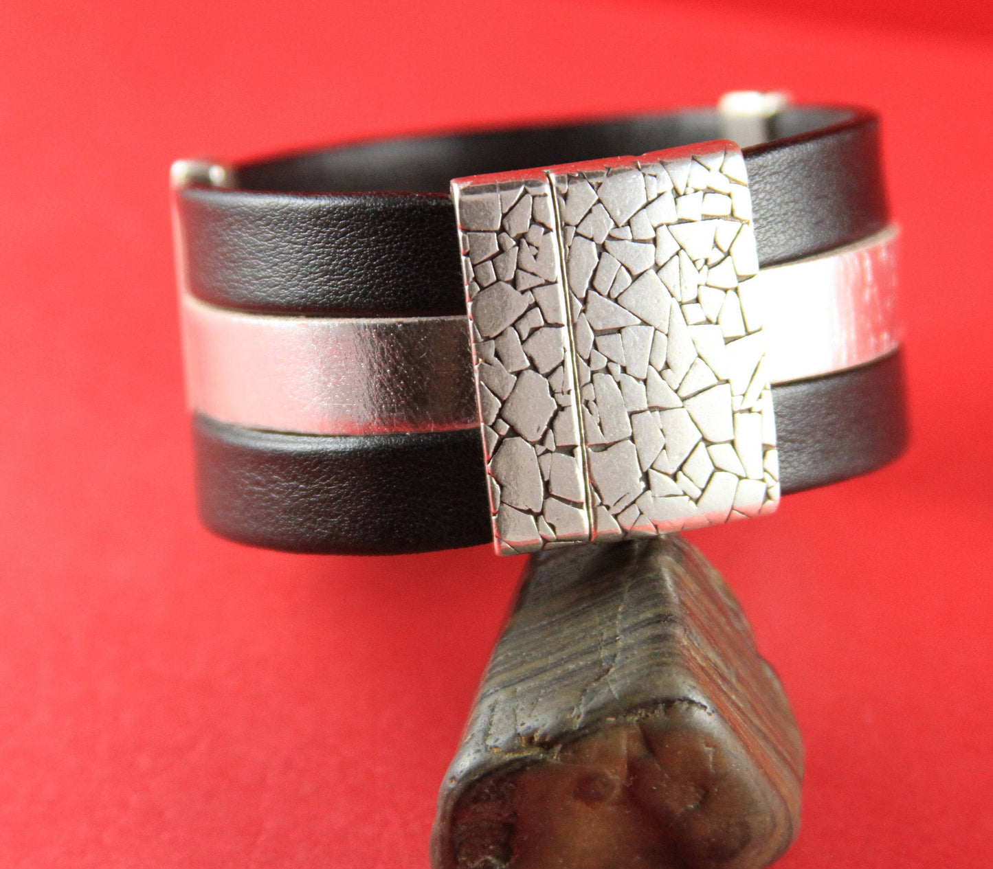 FC0083>>MADE in EUROPE flat cord hammered magnetic clasp, 30mm flat cord clasp, large magnetic clasp (TM30X3KR) qty1