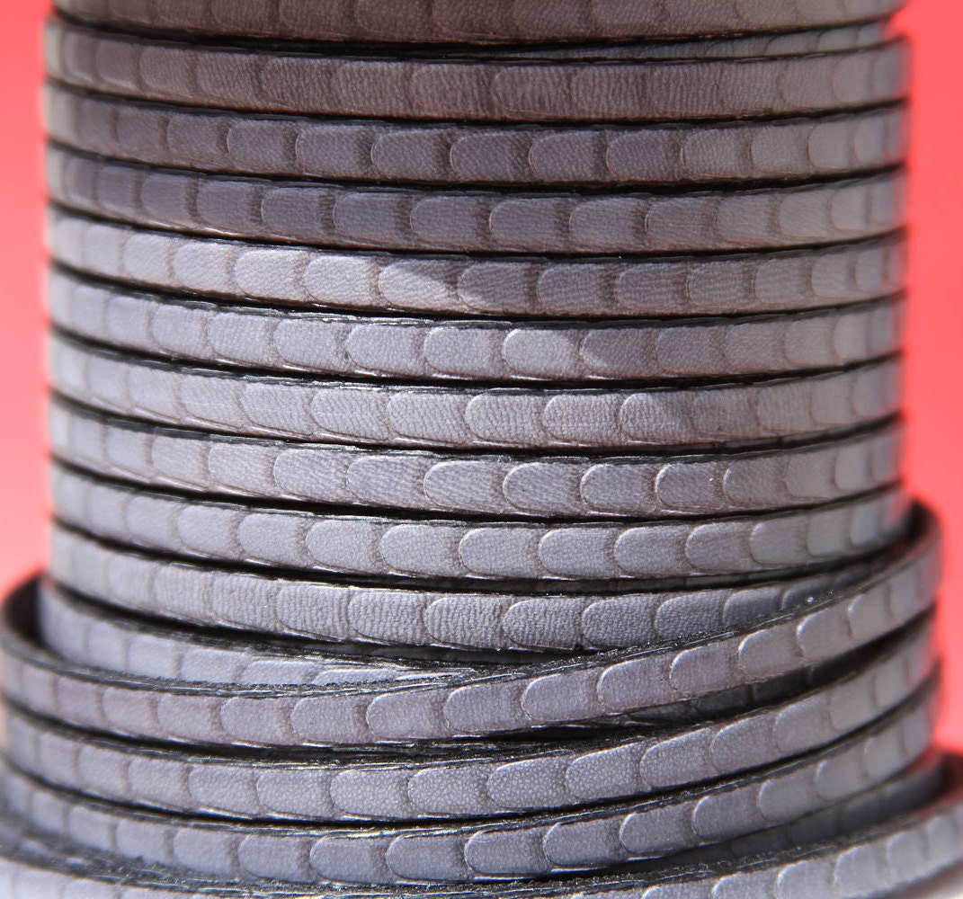 MADE in EUROPE 24'' flat 5mm engraved leather cord, 5mm flat leather cord, 5mm embossed leather cord (511/05/41)