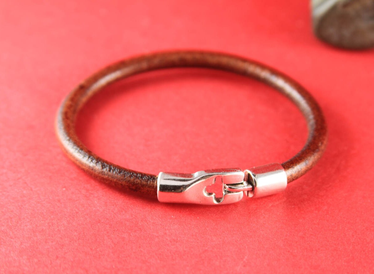 RC0080>>MADE in EUROPE zamak hook clasp, round cord clasp, 5mm cord clasp, bracelet zamak hook, zamak toggle clasp (Ablz138S) Qty1