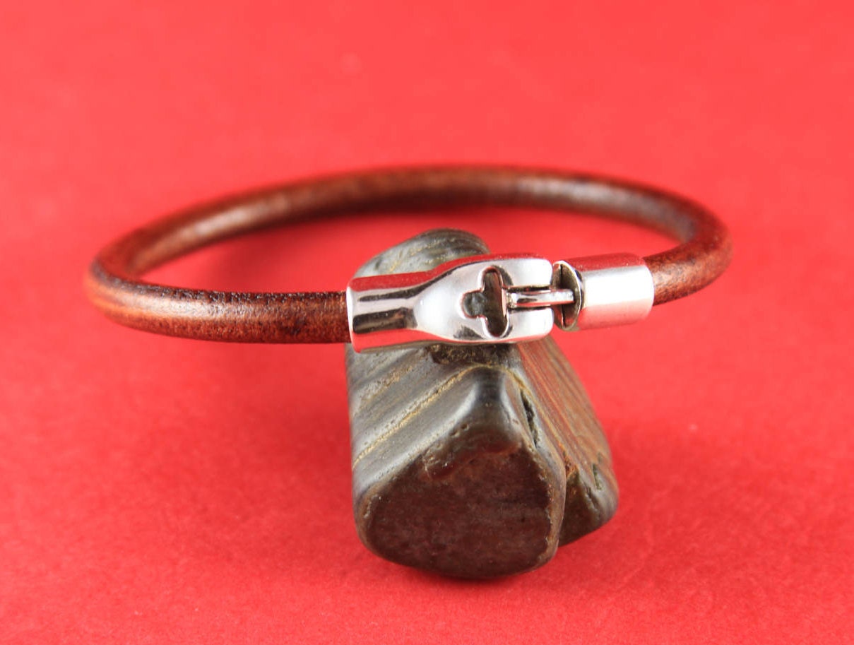 RC0080>>MADE in EUROPE zamak hook clasp, round cord clasp, 5mm cord clasp, bracelet zamak hook, zamak toggle clasp (Ablz138S) Qty1