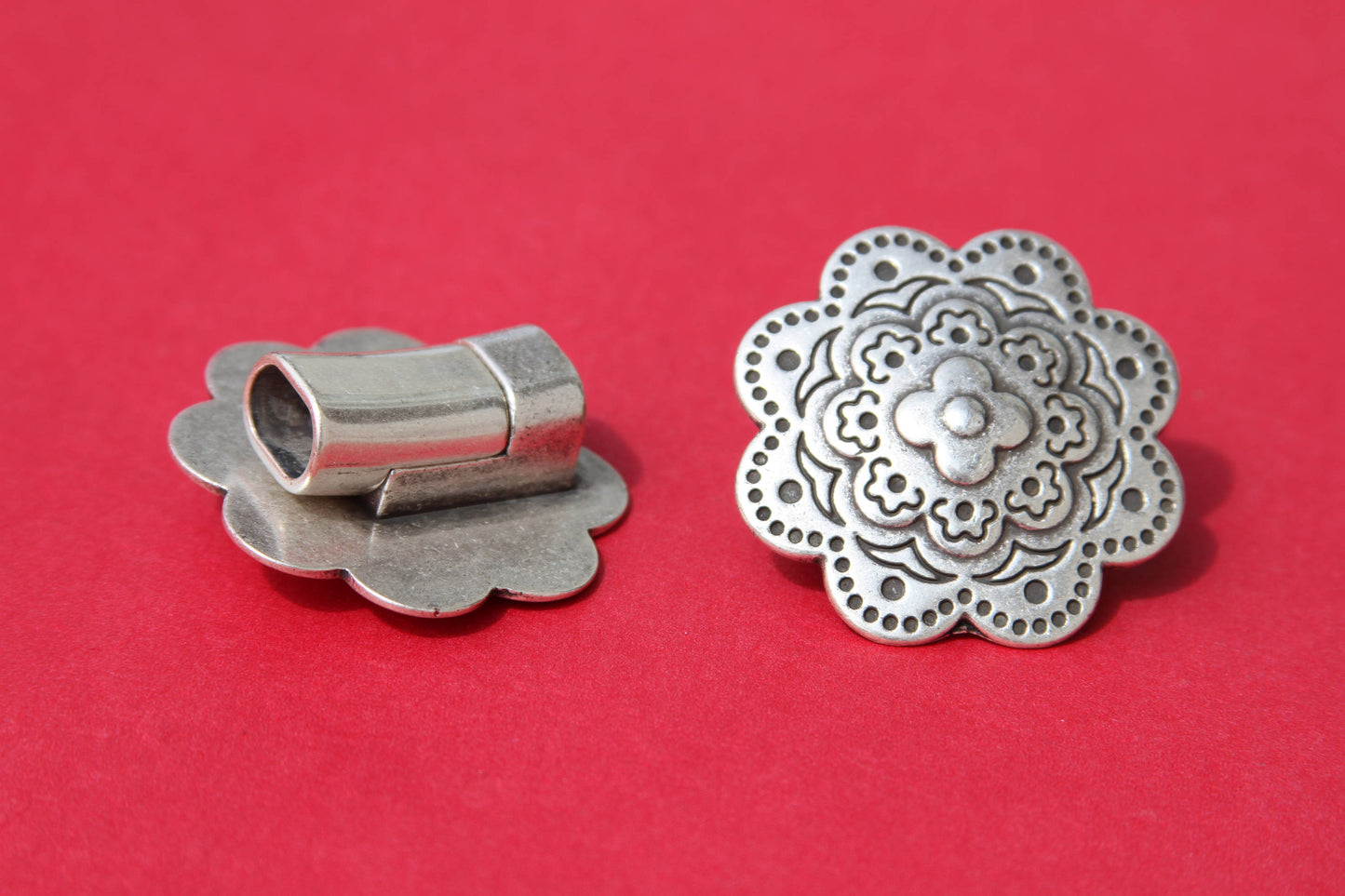 LC0030>>MADE in EUROPE zamak clasp for licorice cord, zamak flower clasp, 10x6mm cord clasp, 10x6mm licorice cord clasp Qty1