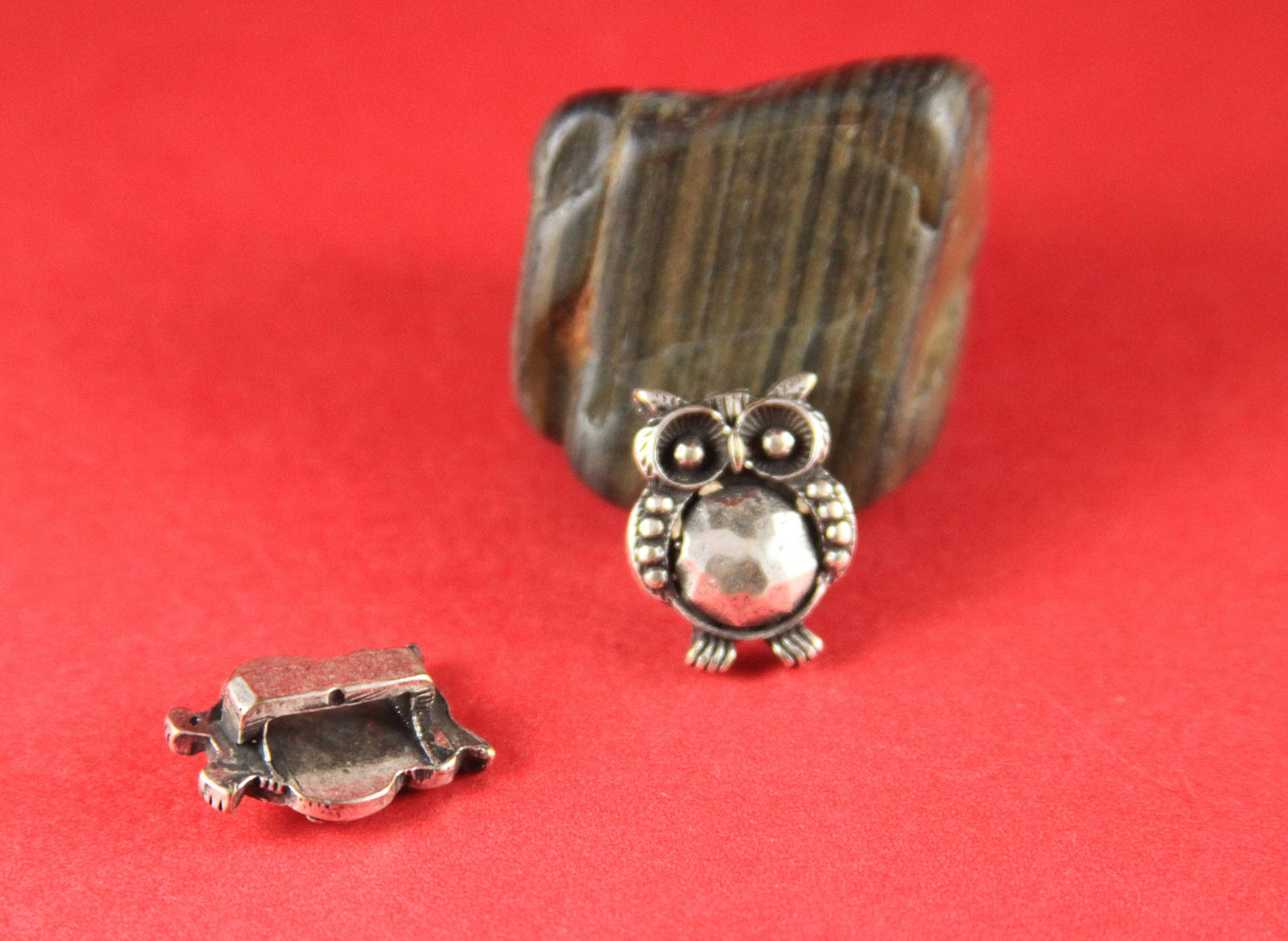 FS0224>>MADE in EUROPE  2 zamak owl sliders, 10mm flat cord slider, 10mm leather cord owl sliders, zamak sliders Qty2