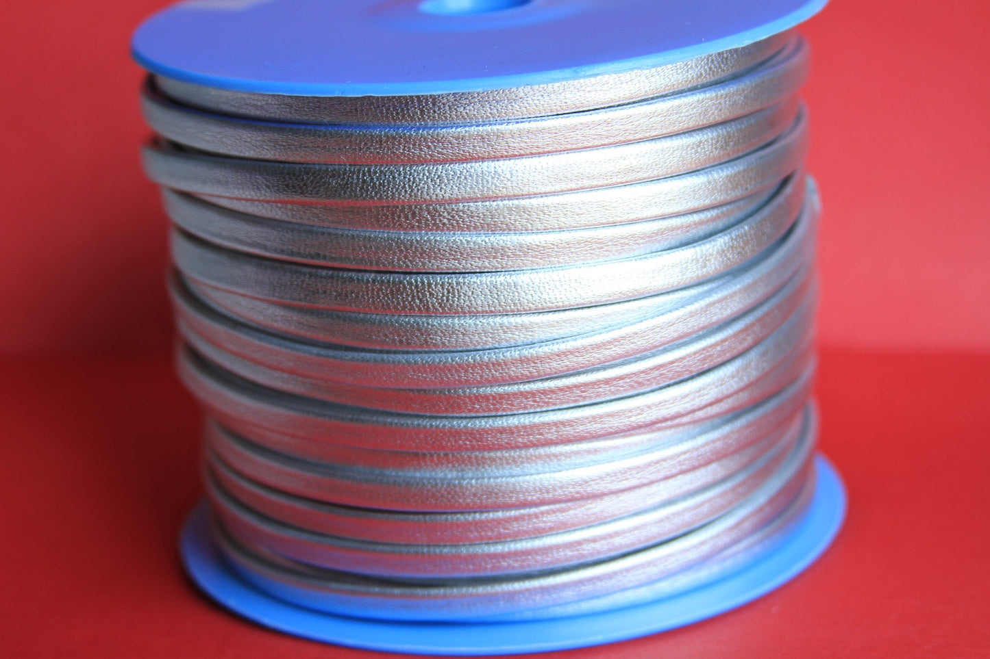 MADE in EUROPE 1 yard of 5mm flat leather cord, folded silver 5mm leather cord, silver 5mm leather cord (TD5mtpla)