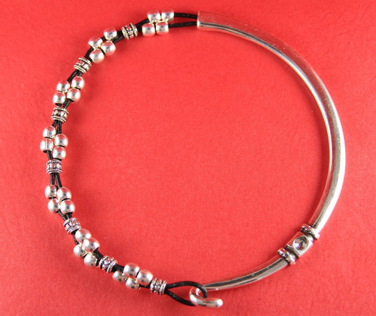 0138>>MADE in EUROPE zamak half necklace, silver half necklace with strass, metal half necklace (511604/11)