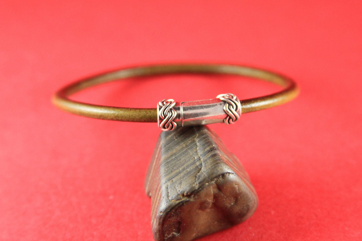 RC0036>>MADE IN EUROPE 4mm cord magnetic clasp, 4mm round leather cord clasp, round cord zamak clasp Qty1