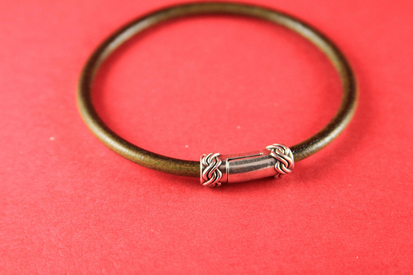 RC0036>>MADE IN EUROPE 4mm cord magnetic clasp, 4mm round leather cord clasp, round cord zamak clasp Qty1
