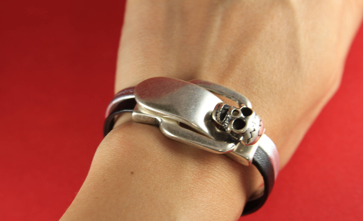 FC0032>>MADE in EUROPE zamak buckle clasp, 13mm cord skull buckle clasp , flat cord  skull clasp (76945/13) qty1