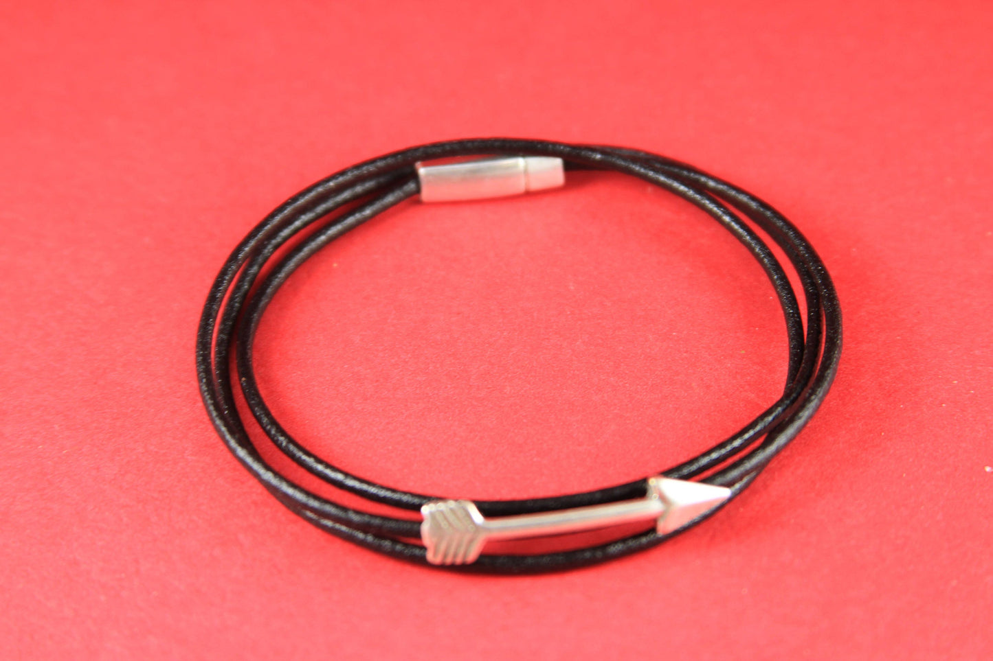 RS0084>>MADE IN EUROPE 2  zamak arrow sliders, round cord slider , 3mm leather cord arrow slider Qty2