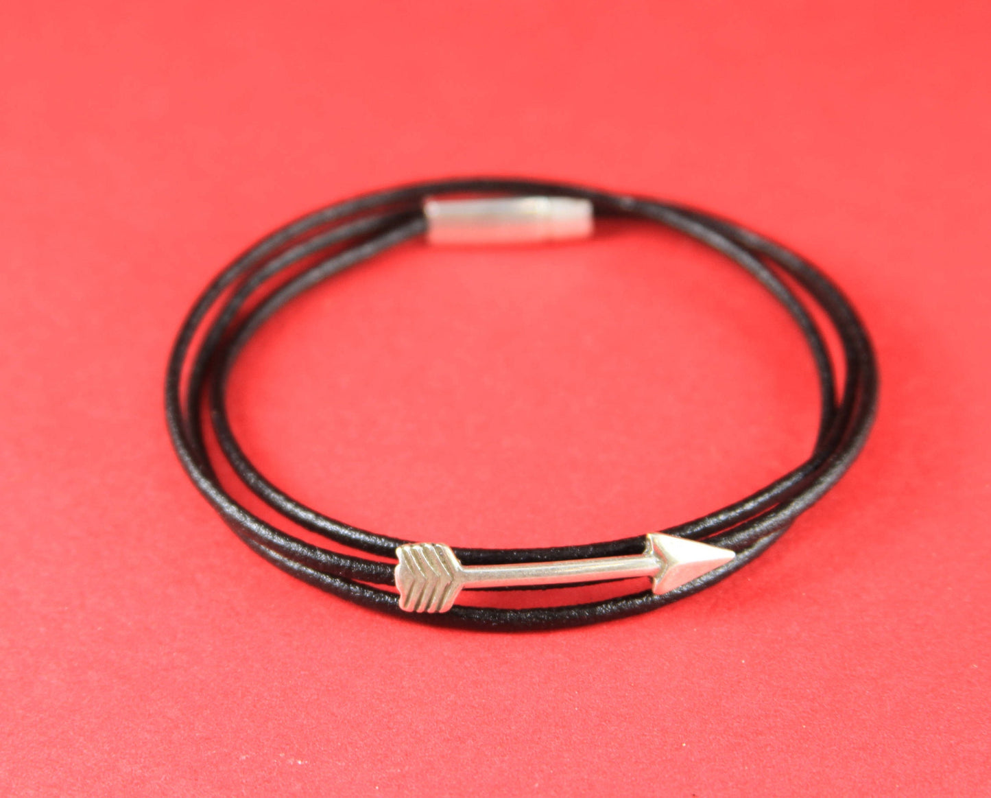 RS0084>>MADE IN EUROPE 2  zamak arrow sliders, round cord slider , 3mm leather cord arrow slider Qty2