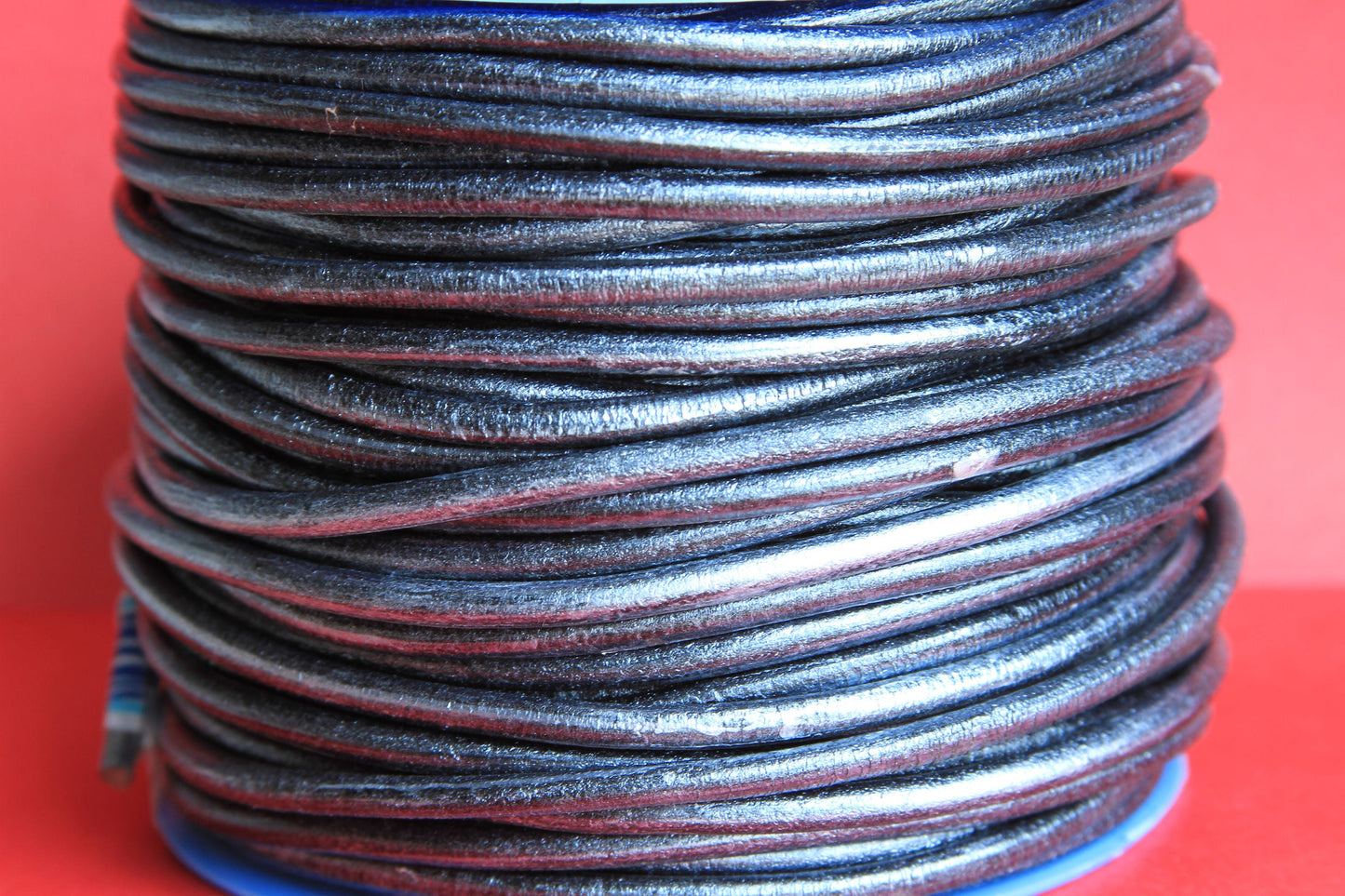 MADE in SPAIN 1 yard 4mm round leather cord, genuine leather cord, 4mm metallic black leather cord (4mtneg)