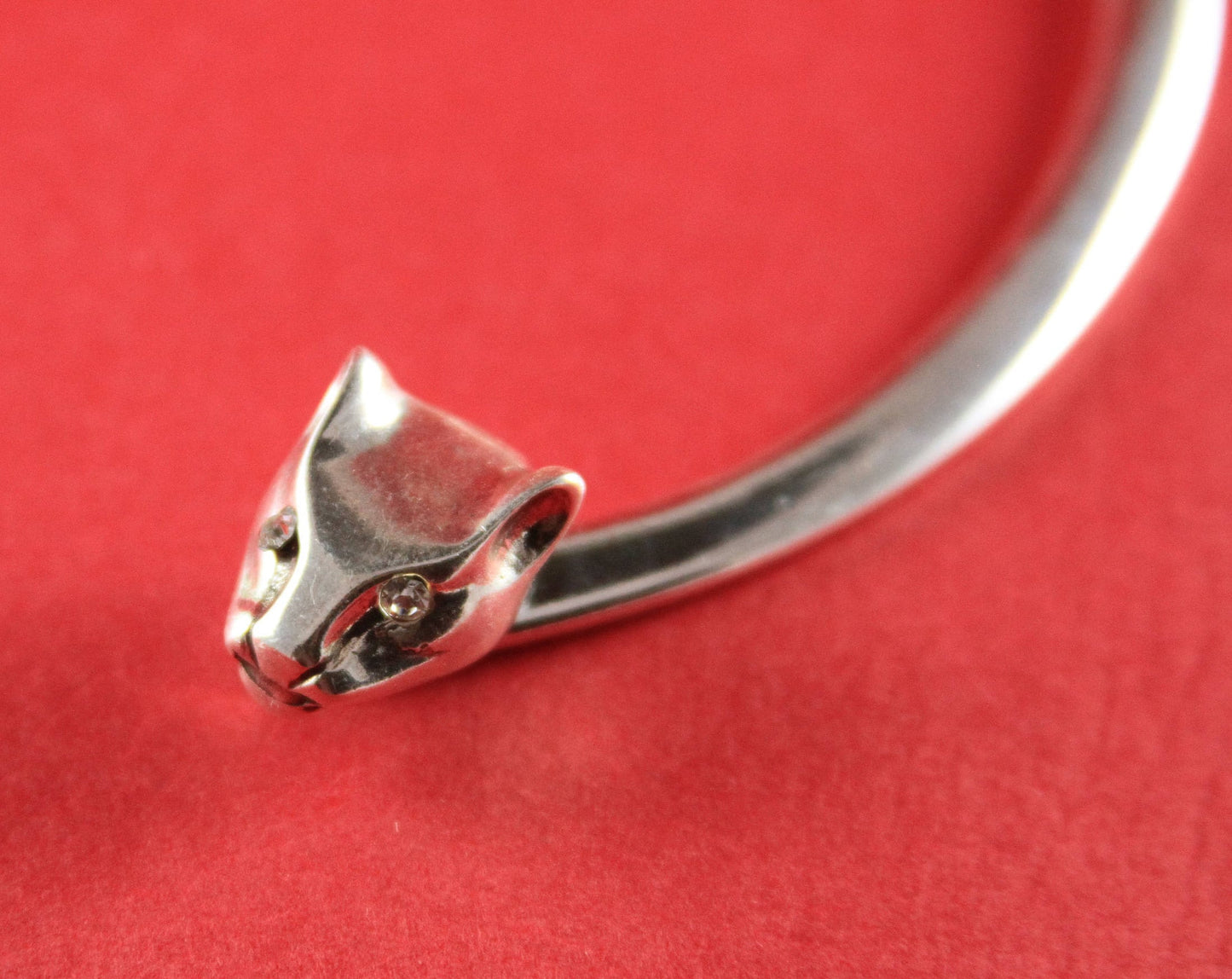 0136>> MADE in EUROPE zamak puma  half necklace, silver half necklace with strass, metal half necklace (4672cp/11)