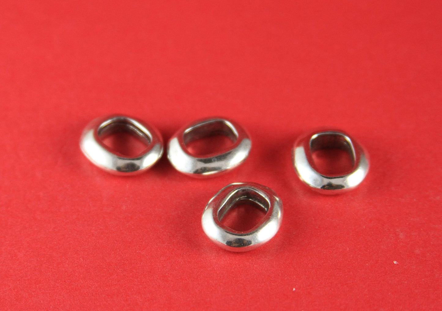 LS0045>>MADE IN EUROPE 4 zamak ring sliders, licorice ring slider, 10x6mm  sliders, silver ring sliders(ablz146s) Qty4