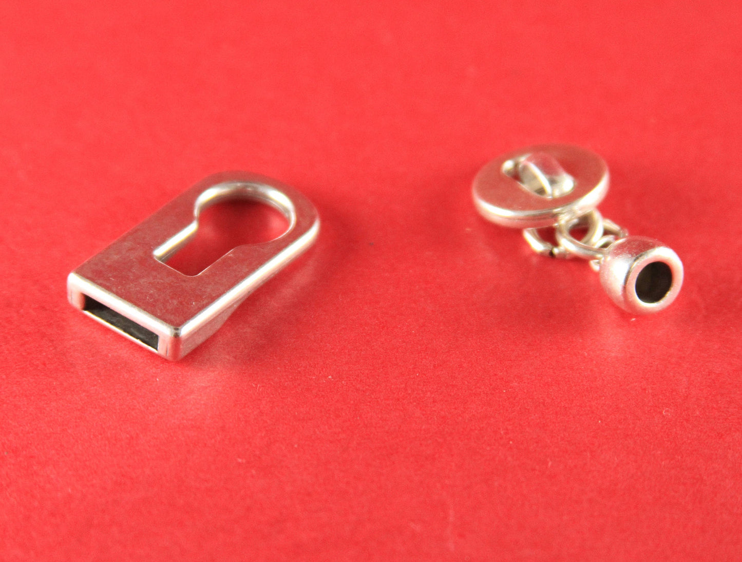 RC0153>>MADE in EUROPE zamak toggle clasp, 2mm round cord toggle clasp , silver toggle clasp, two parts round cord clasp (77805/05) Qty1