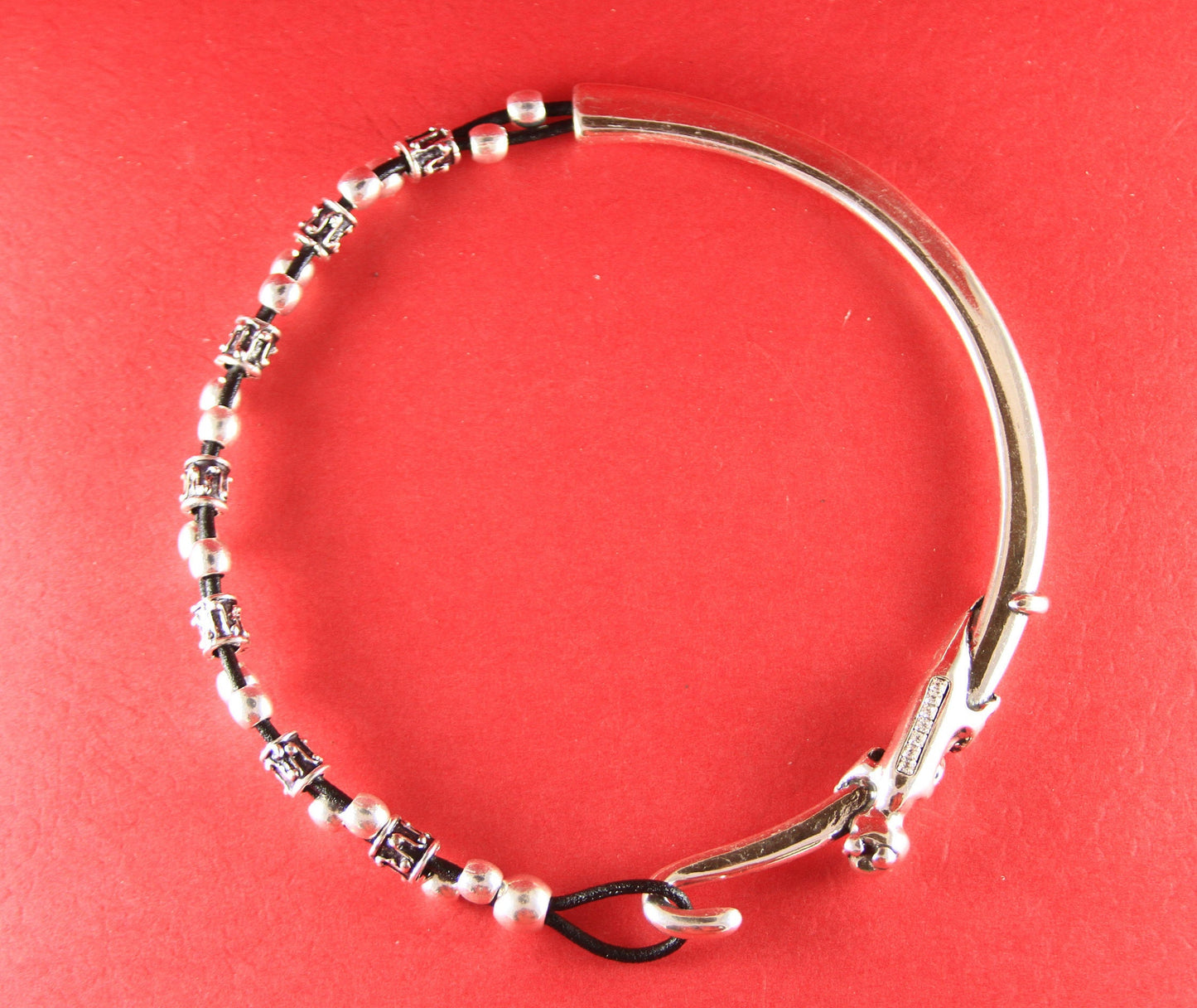 0137>>MADE in EUROPE zamak half necklace with Swarovski strass lizard, silver half necklace with strass and gecko, (95117)