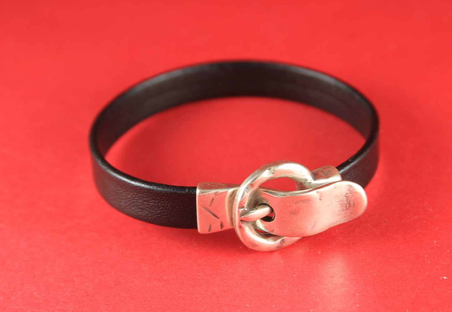 FC0273>>MADE in EUROPE zamak buckle clasp, silver hammered buckle clasp, flat cord hammered clasp  qty1