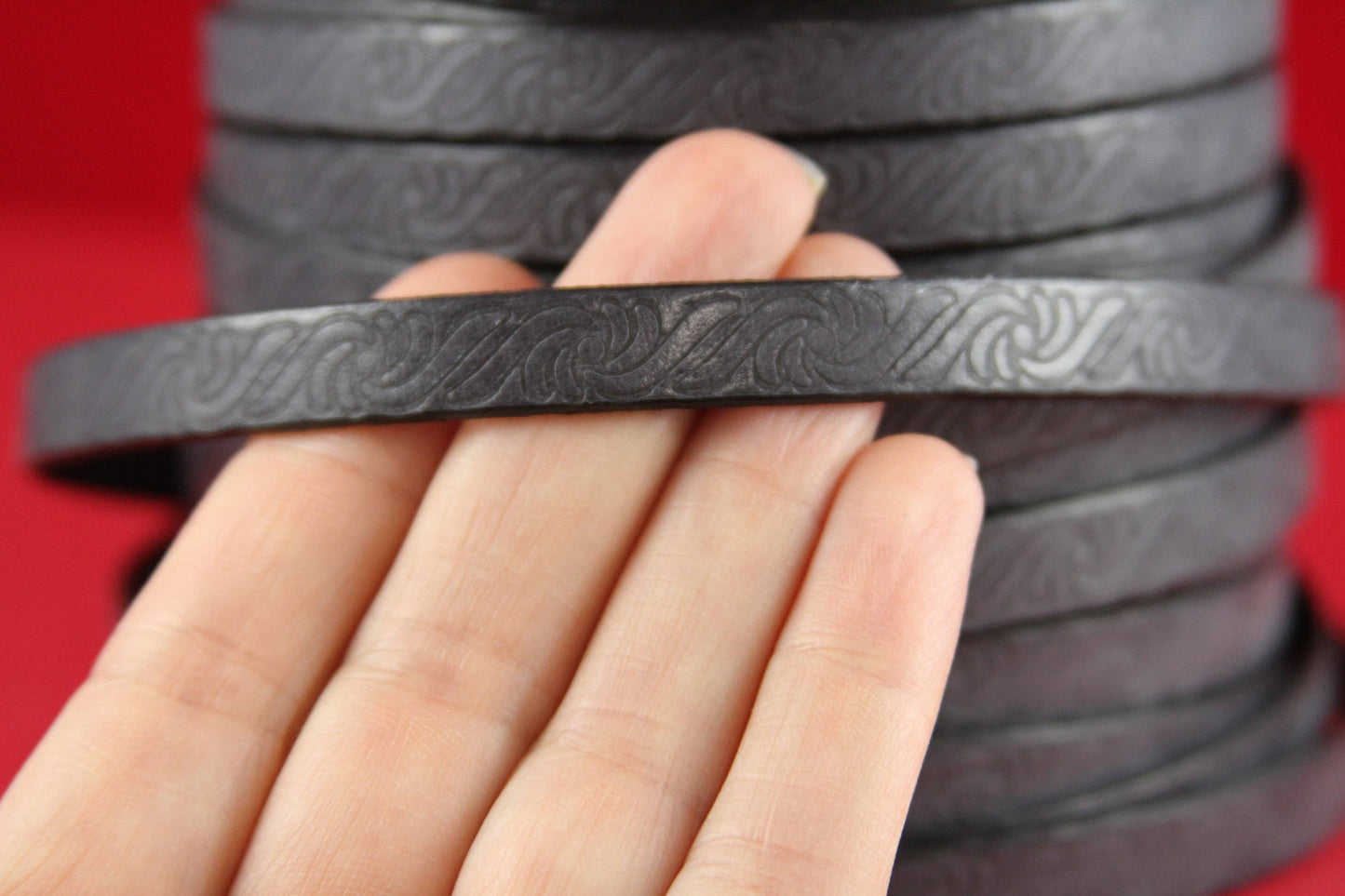 MADE in EUROPE 24" flat leather cord, 10mm leather cord,  embossed leather cord, 10mm textured  leather cord (499/10/40)