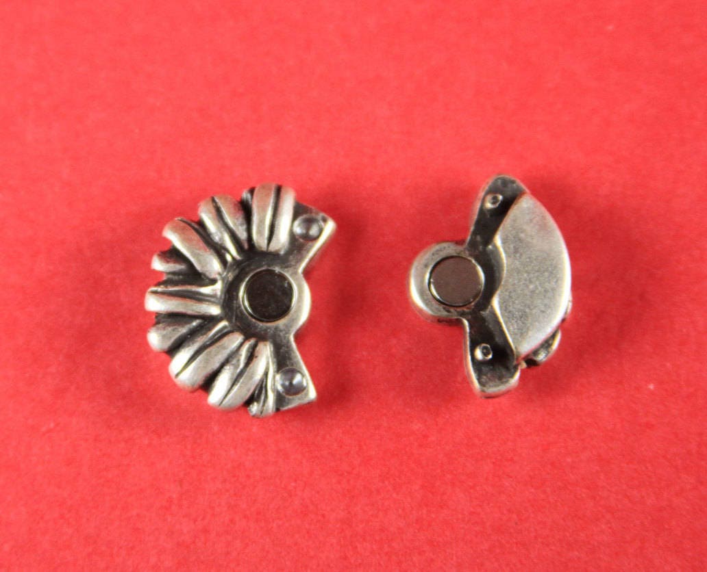 FC0260>>MADE in EUROPE zamak flower clasp, zamak daisy clasp for flat cord, 10mm flat cord clasp  qty1