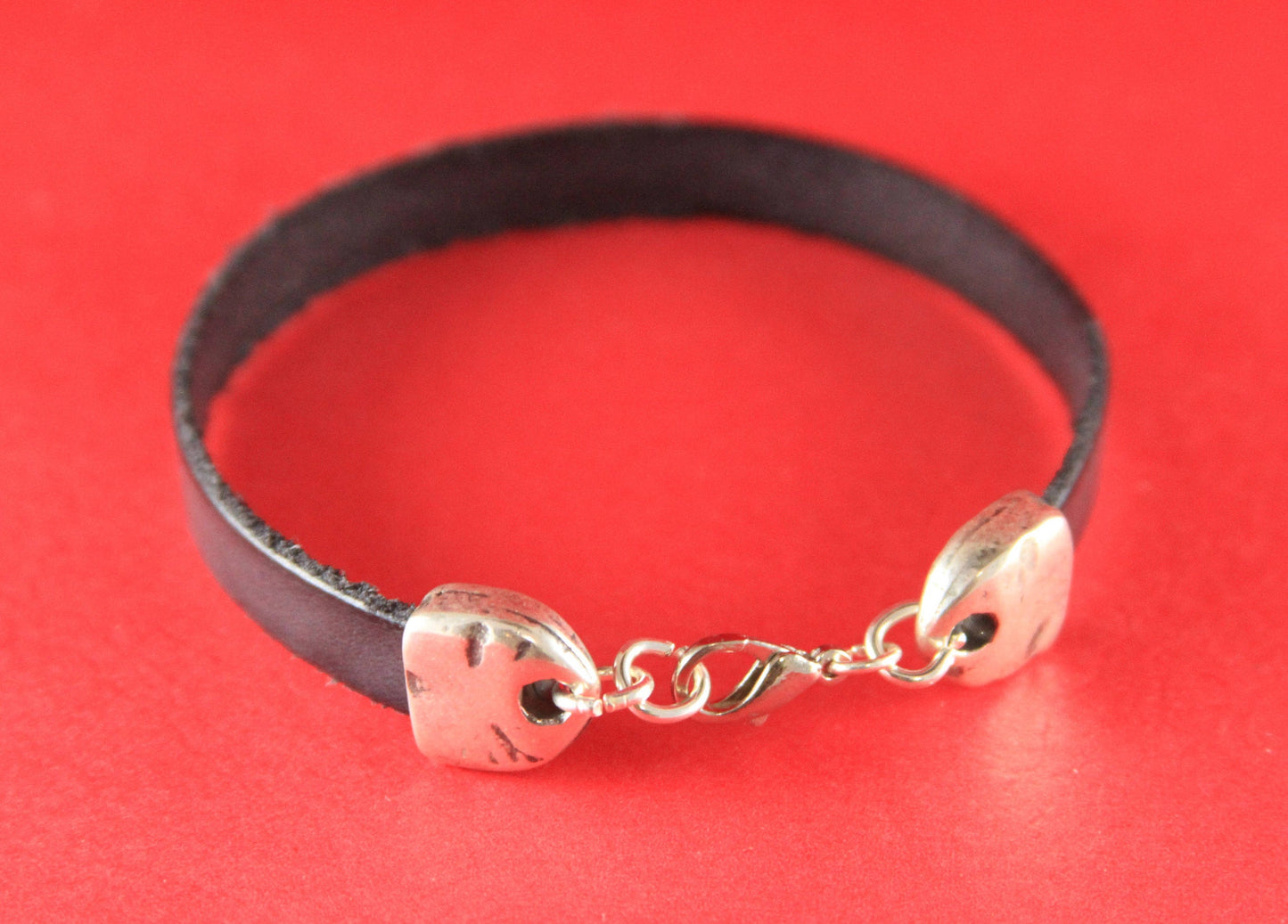 FC0275>>MADE in EUROPE zamak hammered flat clasp, 10mm flat cord hammered zamak clasp with lobster hook , (76841/10) Qty1