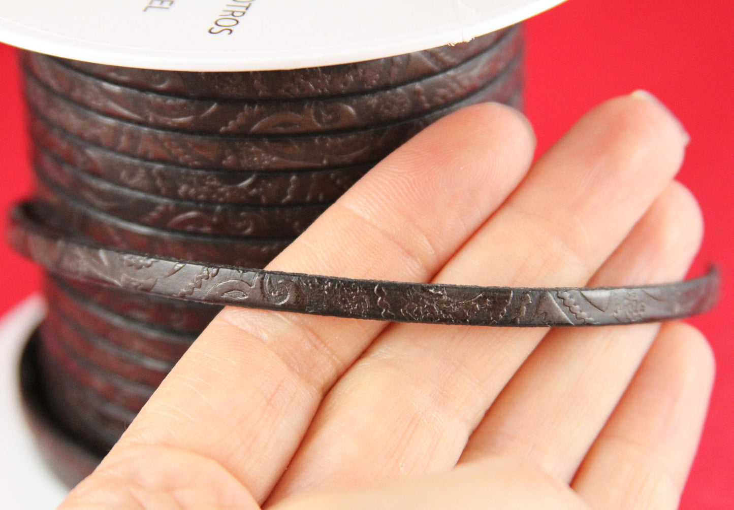 MADE in EUROPE 24'' flat 5mm engraved leather cord, 5mm flat leather cord, 5mm embossed leather cord (503/05/37)