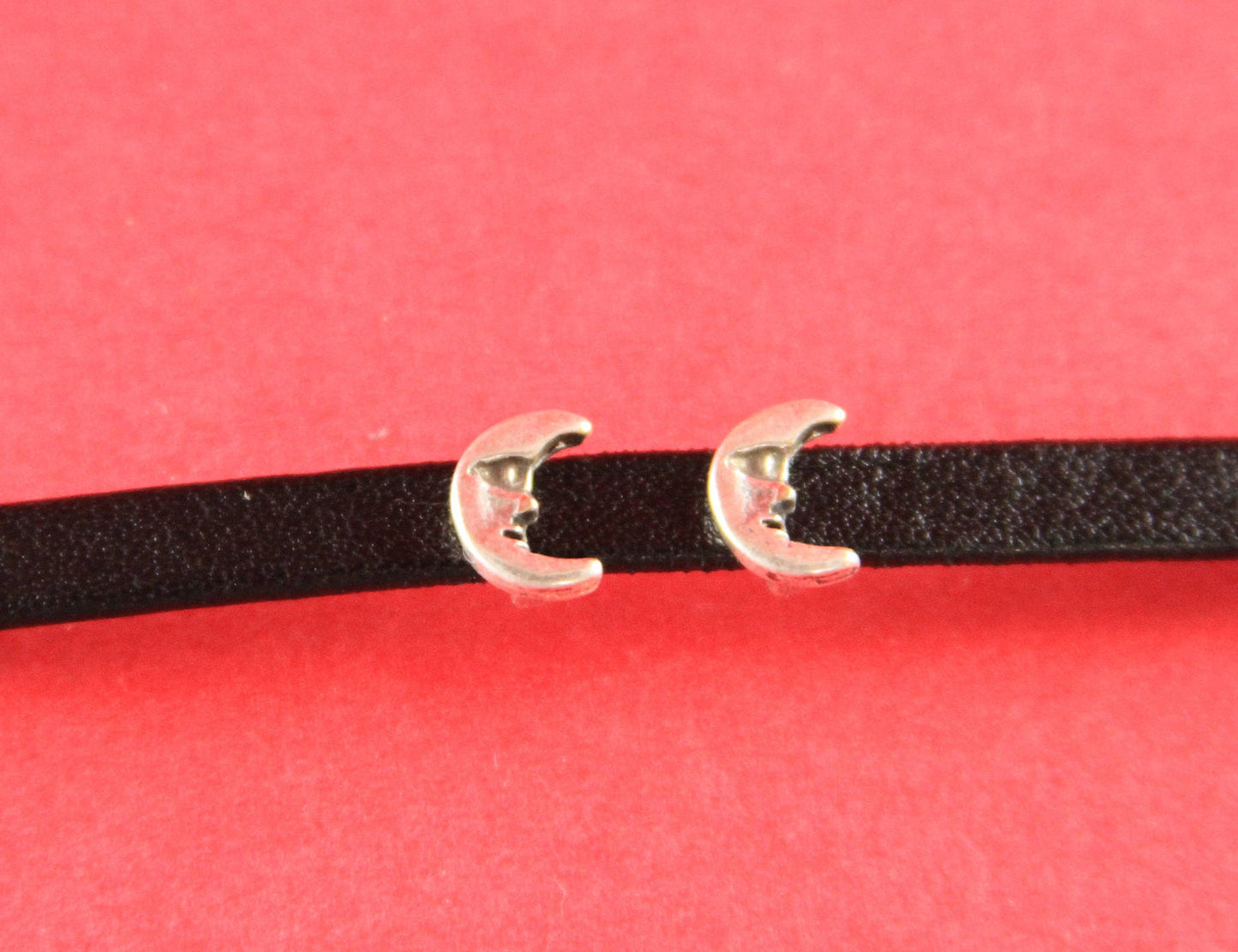 FS0230>>MADE in EUROPE 3 zamak half moon sliders for 5mm flat cord, flat cord slider, zamak tiny moon sliders qty3