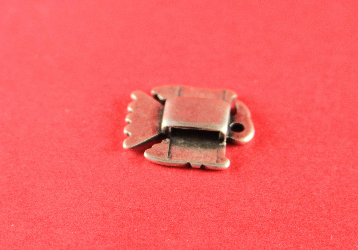 FS0147>>MADE in EUROPE zamak eagle slider for 10mm flat leather cord, zamak bird slider for bracelet, 10mm flat cord slider Qty1