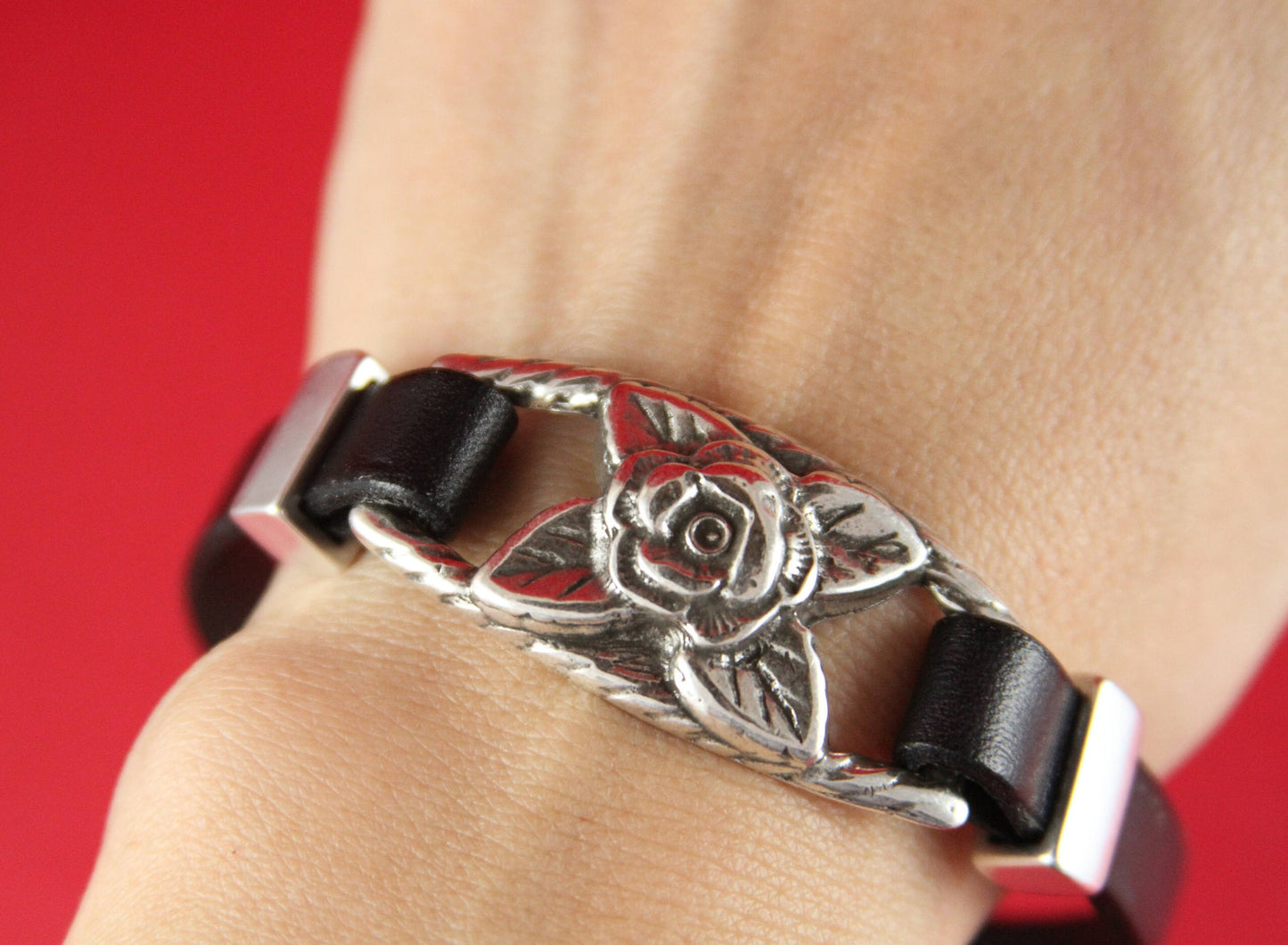 C0057>> MADE in EUROPE zamak flower connector, bracelet zamak component qty1