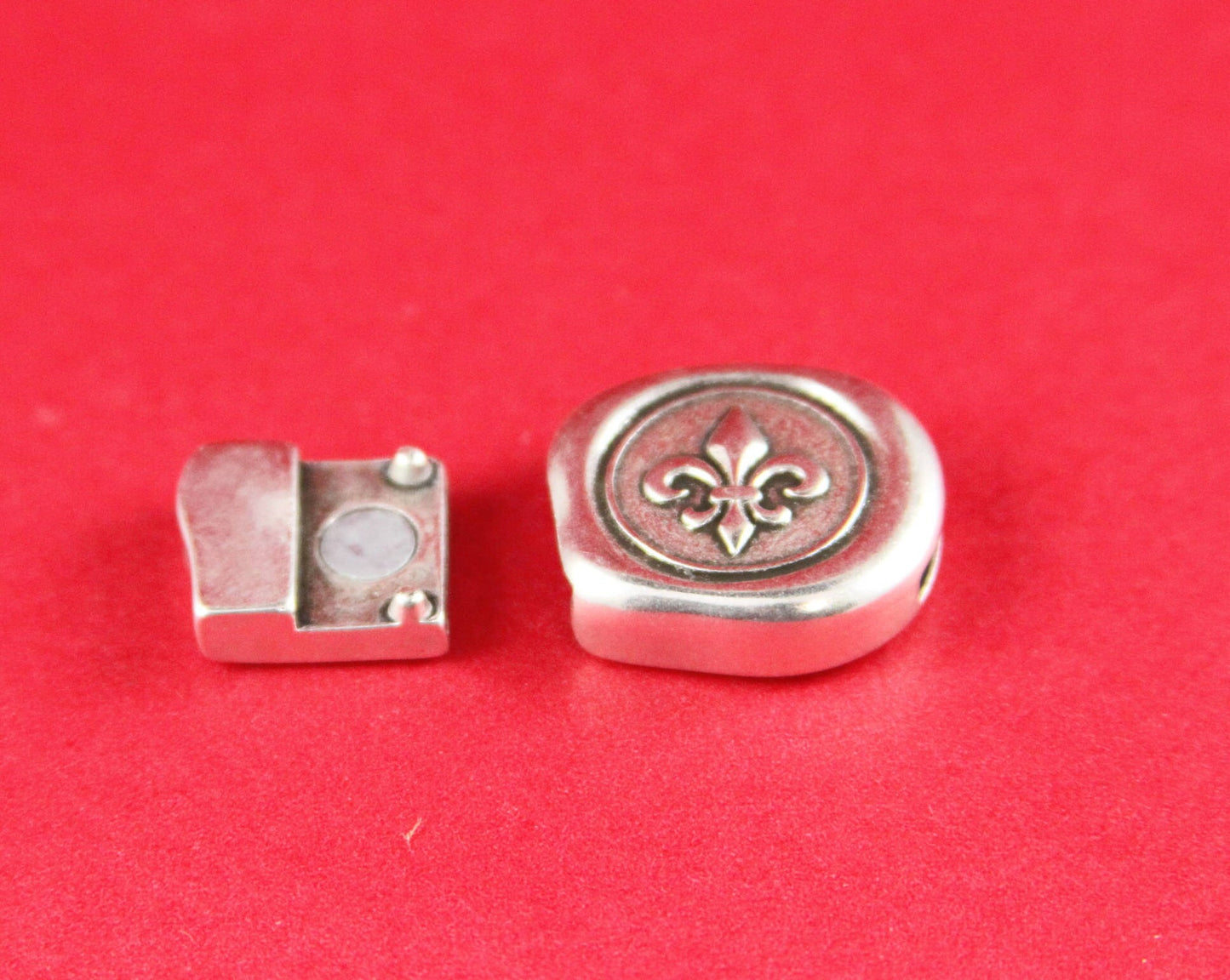 FC0125>>MADE in EUROPE Zamak fleur de lis clasp, 10mm flat cord clasp, flat leather cord clasp Qty1