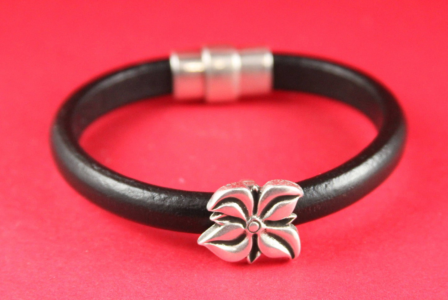 LS0036>>MADE IN EUROPE 2 zamak flower sliders, licorice flower slider, 10x6mm  sliders, silver flower sliders, Qty2