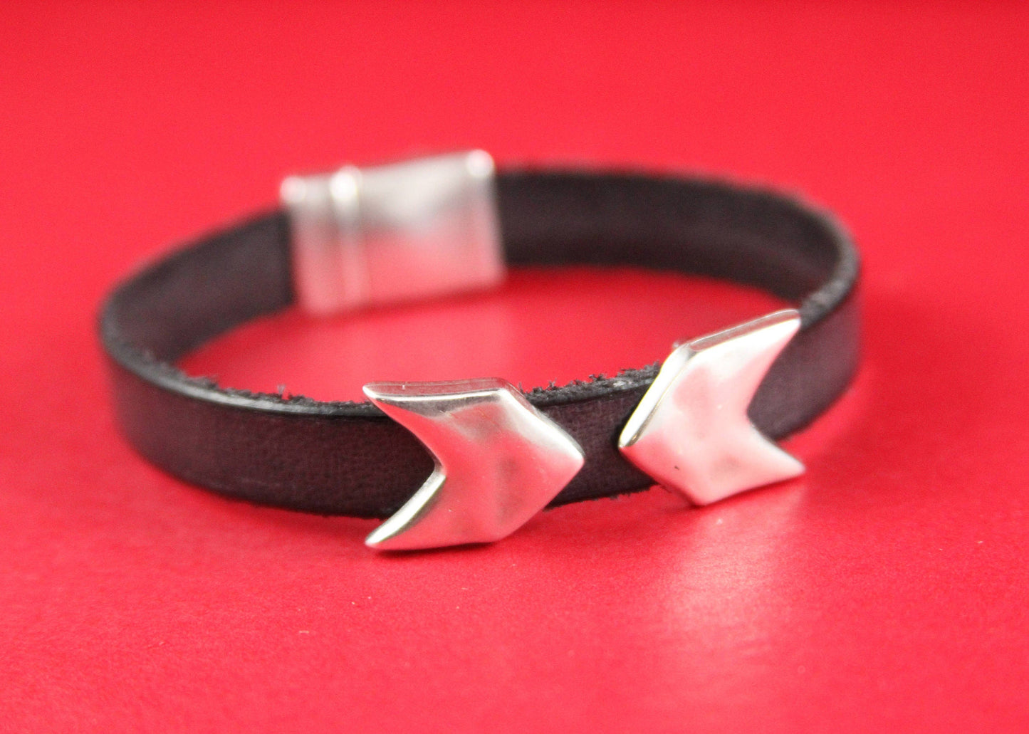 FS0214>> MADE in EUROPE 2 zamak arrow sliders, 10mm flat cord sliders, 10mm leather cord sliders, zamak sliders, Qty2