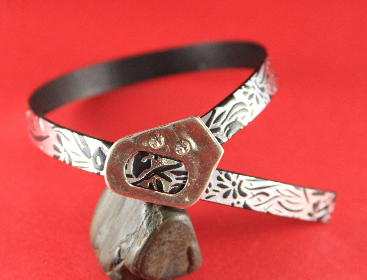 FC0118>>MADE in EUROPE zamak buckle clasp with Swarovski crystal, 10mm flat cord slider clasp, hammered buckle clasp (94899z2) qty1
