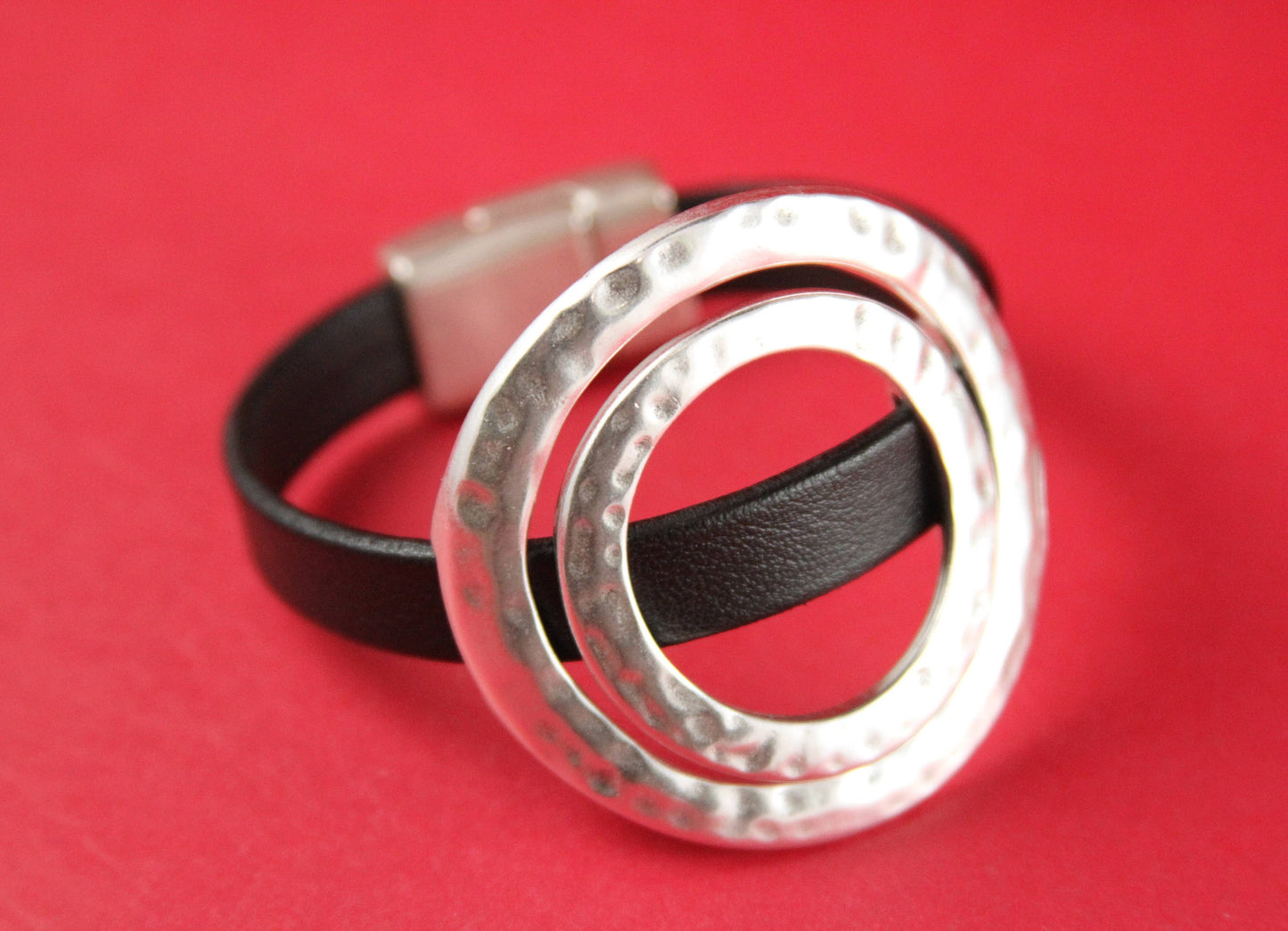 FS0024>>MADE IN EUROPE zamak 2 large round sliders,hammered circle sliders for 10mm flat cord, flat cord zamak slider(11241/11240-0077) Qty2