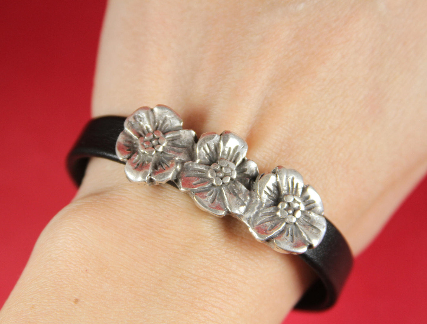 FS0332>>MADE IN EUROPE zamak flowers slider 10mm flat cord, 10mm flat cord 3 flowers slider, Qty1