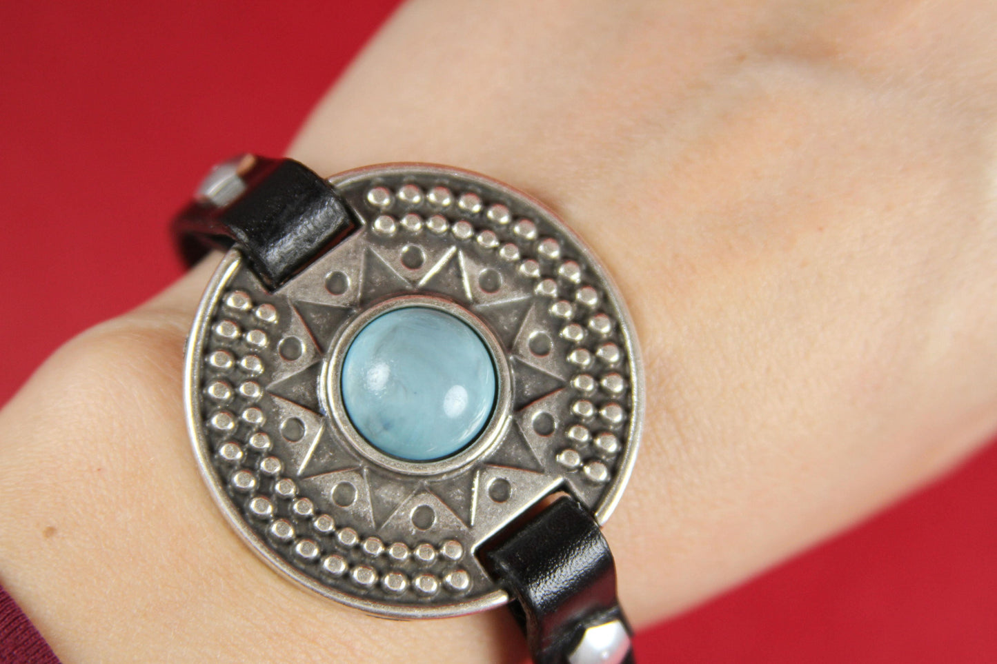 C0105>>MADE in EUROPE zamak engraved connector with cabochon, 10mm cord connector, flat 10mm leather cord connector Qty 1